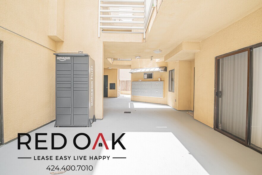 Building Photo - 2724 Abbot Kinney Blvd