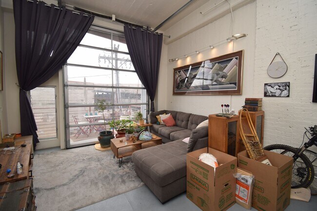 Building Photo - 163 W 200 S