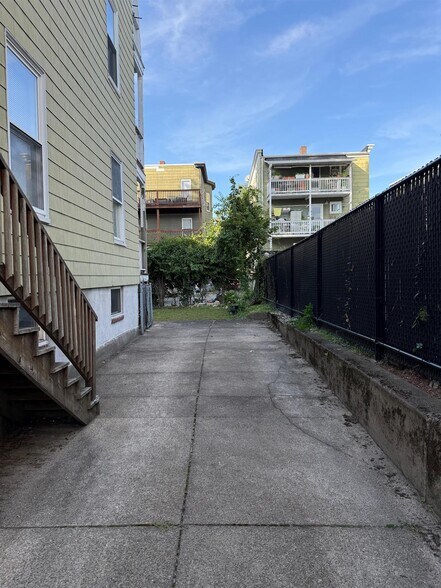 Building Photo - 69 Raymond Ave