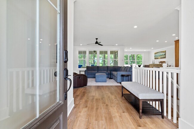 Building Photo - 1100 Hidden Hills Cir