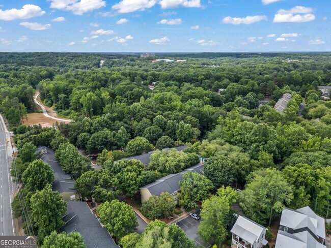 Building Photo - 660 Barnett Shoals Rd