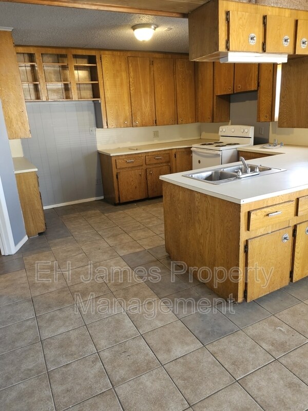 Building Photo - 217 N Wilson Ave