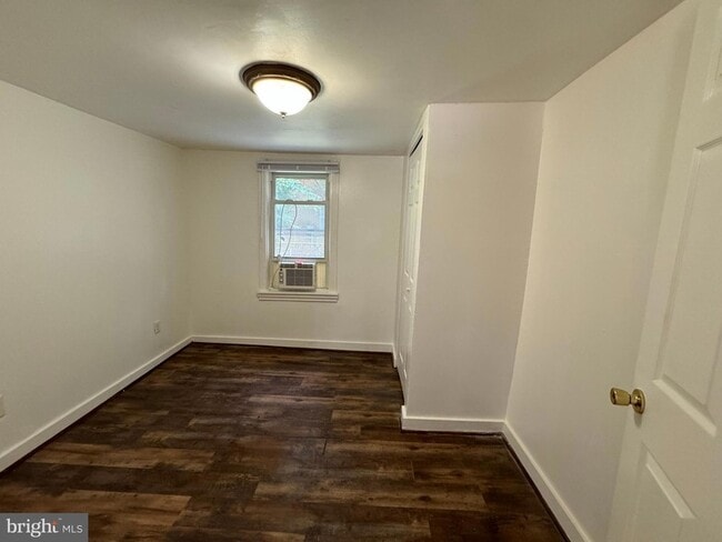 Building Photo - 1005 Manning Dr