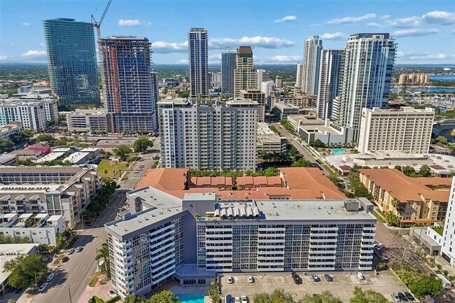 Building Photo - 470 3rd St S