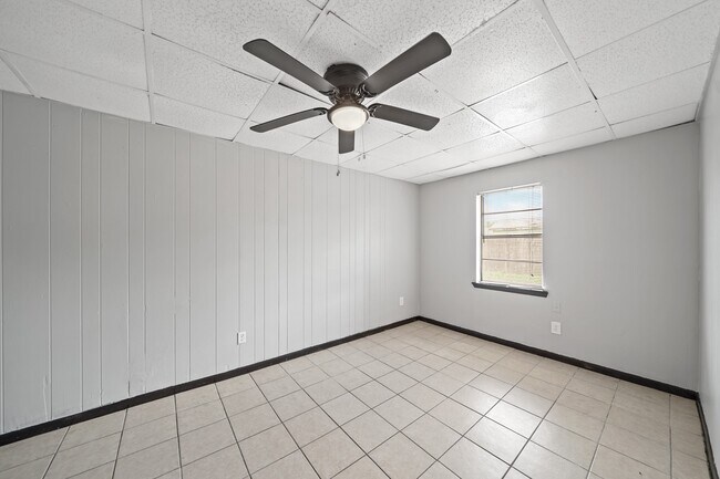 Building Photo - 1012 Ann St