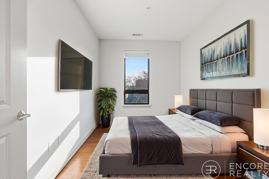 Building Photo - 45 Marion St