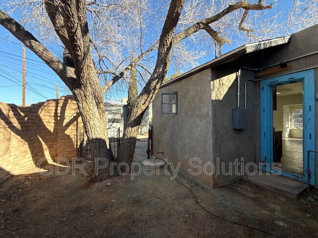 Building Photo - 3209 Burton Ave SE