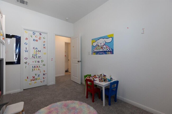 Building Photo - 2332 Giona Pl