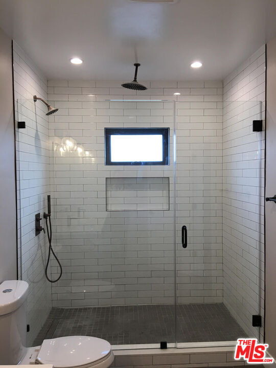 Building Photo - 1180 S Tremaine Ave