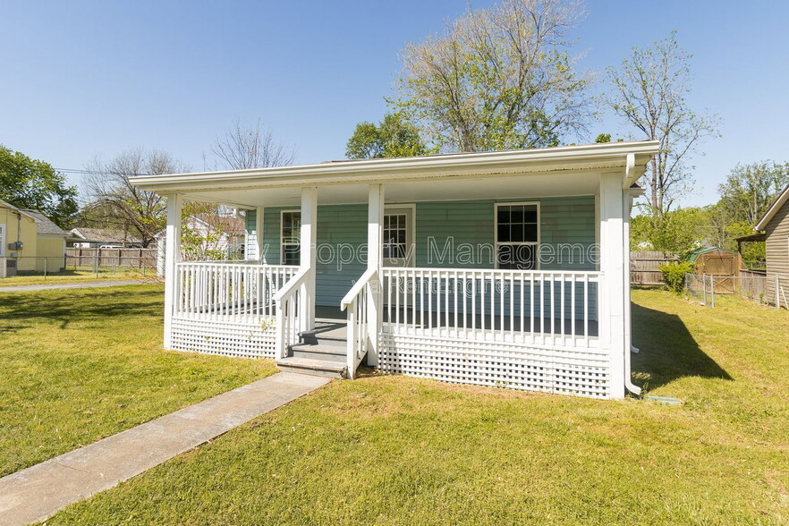 Building Photo - 108 Suggs St