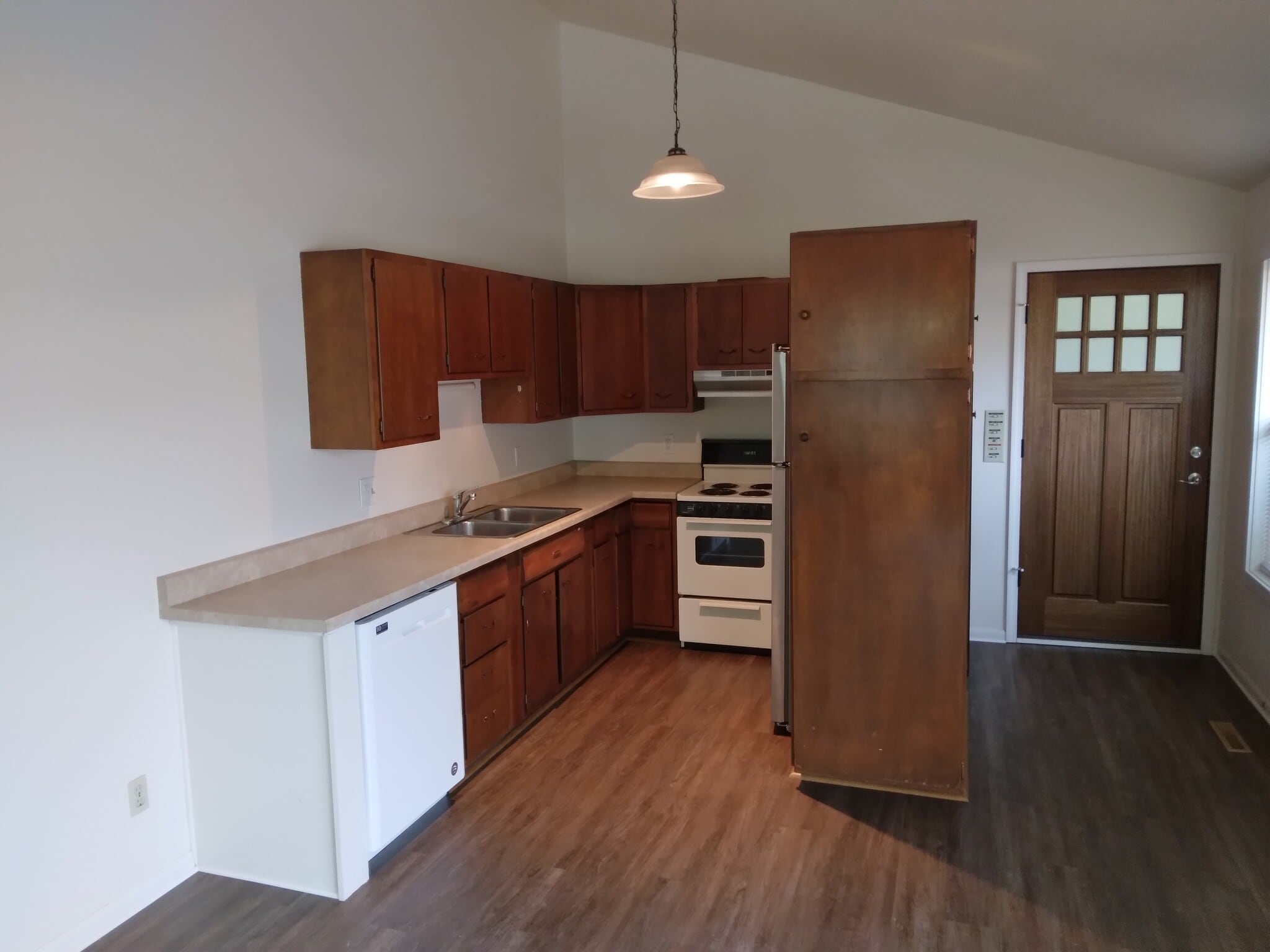 Building Photo - 915 Garfield Ave