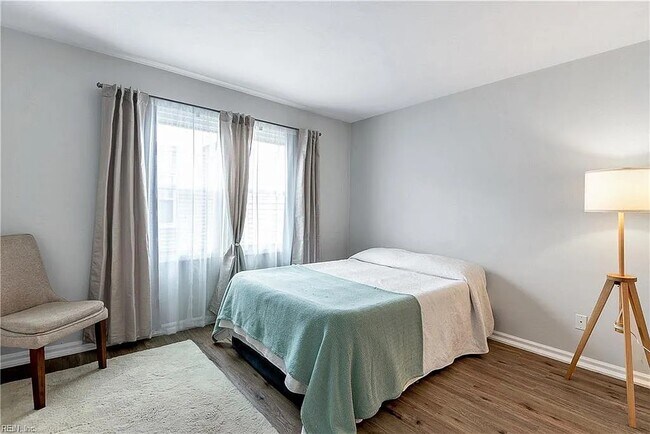 Building Photo - Hampton Blvd