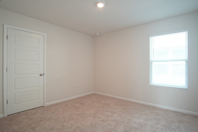 Building Photo - Modern 3BD/2BA in Ashland Manor – Open Lay...