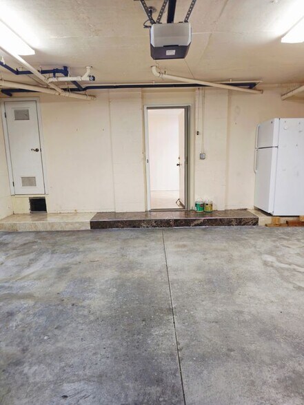 Building Photo - 4516 Ramsdell Ave