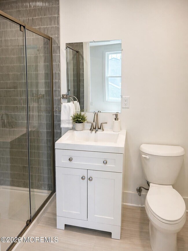 Building Photo - 506 Bath Ave