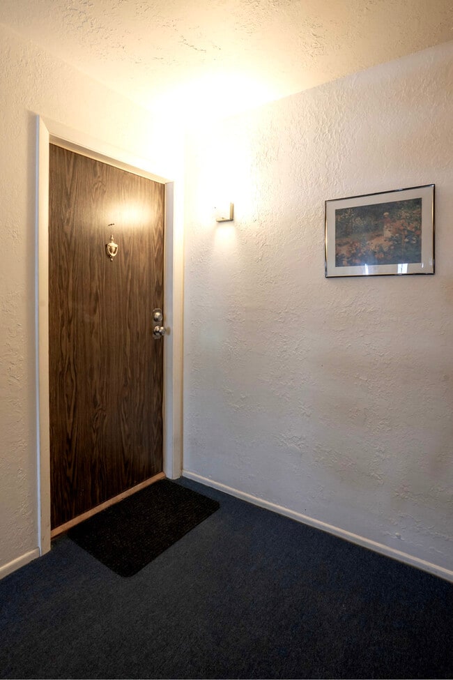 Building Photo - 49 Stanton Ct