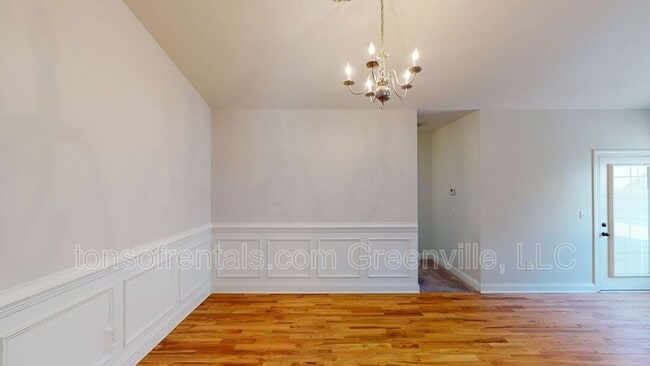 Building Photo - 939 Squires Pt