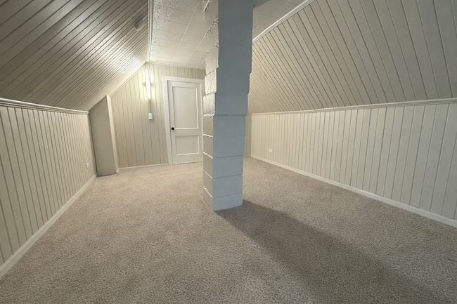 Building Photo - 407 Forest Ave