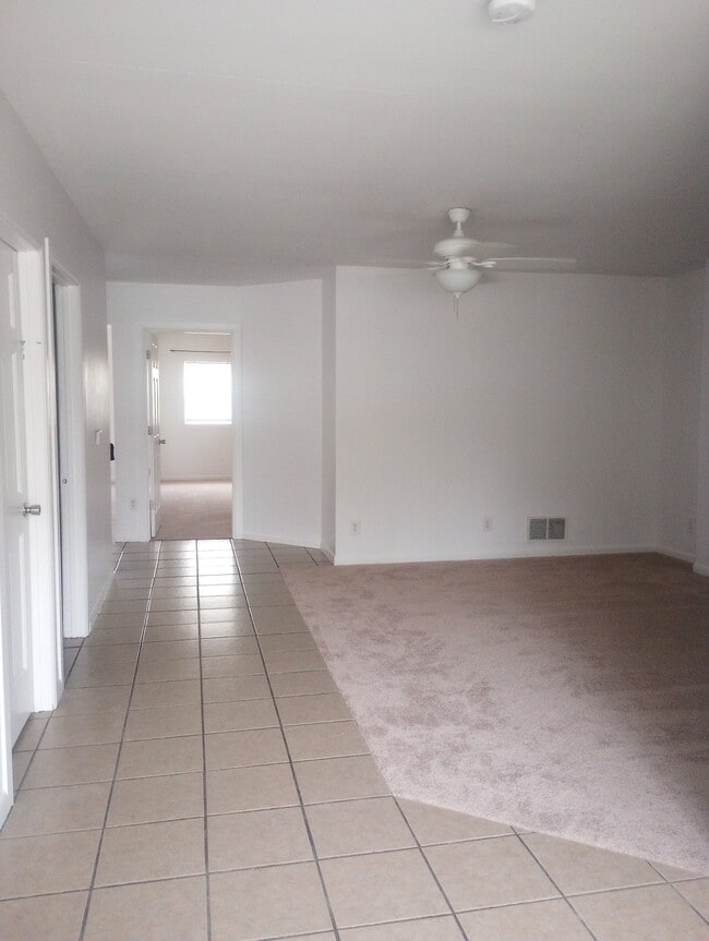 Building Photo - 209 E Wisconsin St