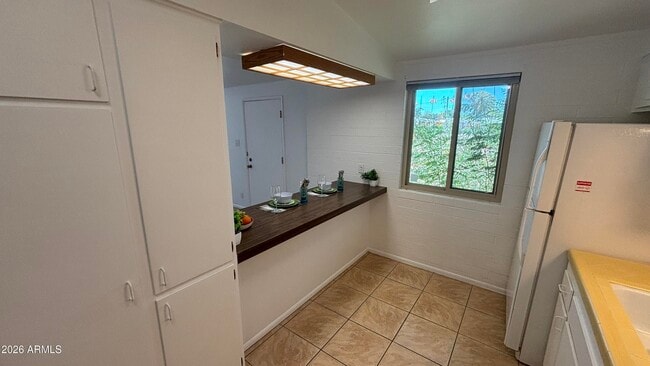 Building Photo - 10370 W Oakmont Dr