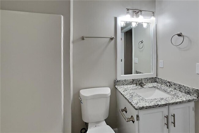 Building Photo - 89 White Oak St