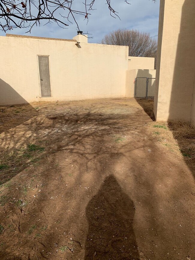 Building Photo - 13 Paseo Village