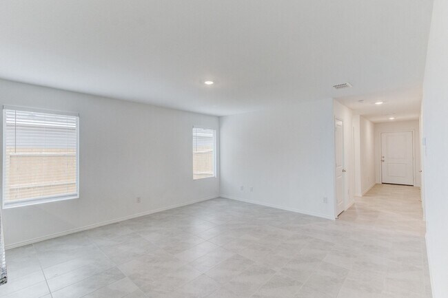Building Photo - 1745 Copehart Ln