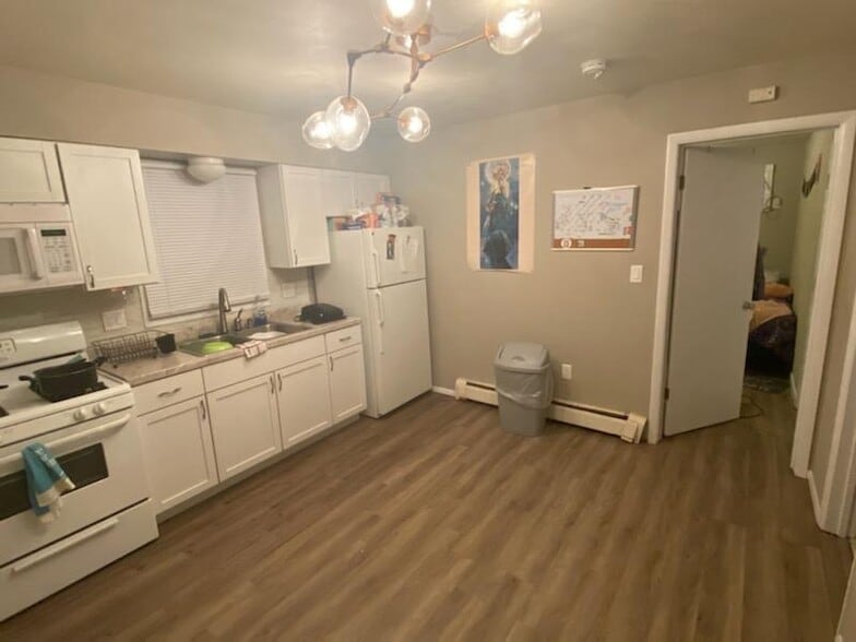 212 B - 212 Lindell Dr