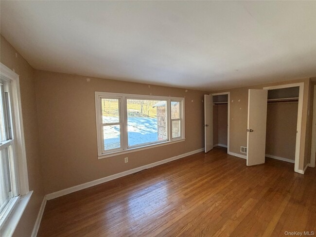 Building Photo - 15 Dugan Ln