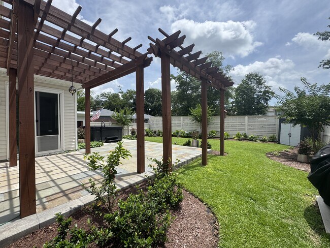 Building Photo - 1011 Sago Palm Ct