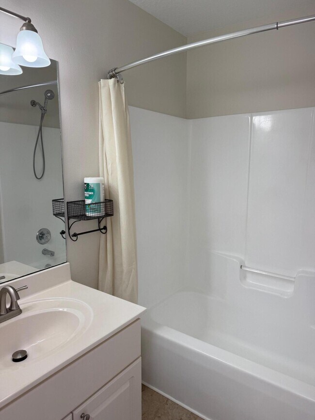 Building Photo - 235 Pelican Pl