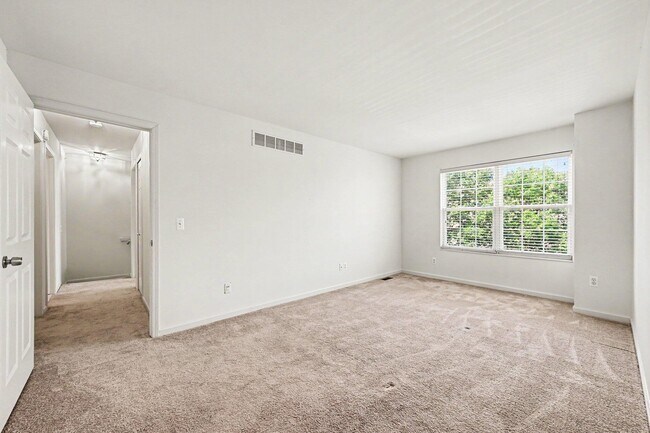 Building Photo - 2878 Barclay Wy