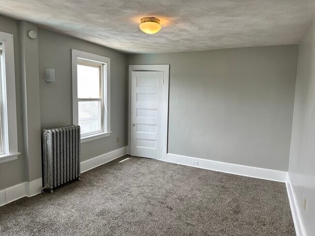 Building Photo - 148 George St