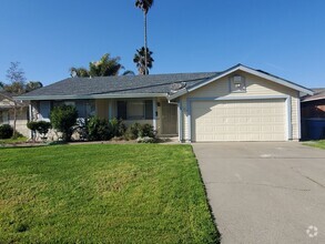 Building Photo - Vintage Home near CRC!