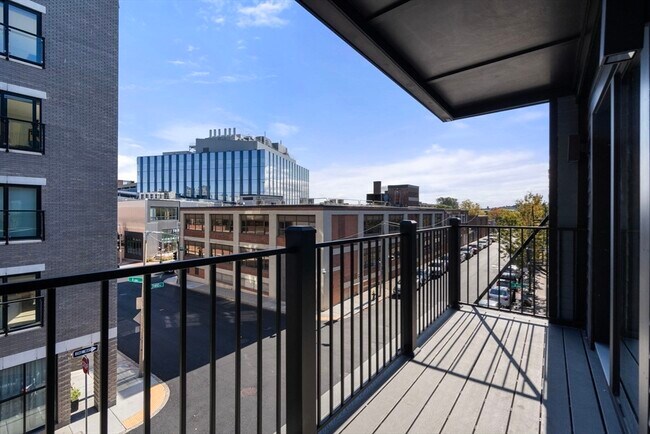 Building Photo - 90 A St