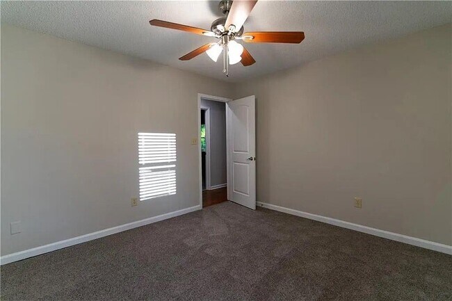 Building Photo - 3562 Bryant Ln