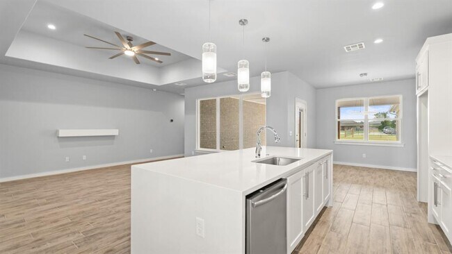 Building Photo - 12624 E Hefner Rd