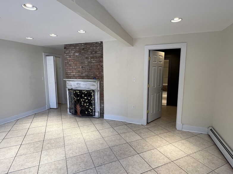 Building Photo - 253 4th St