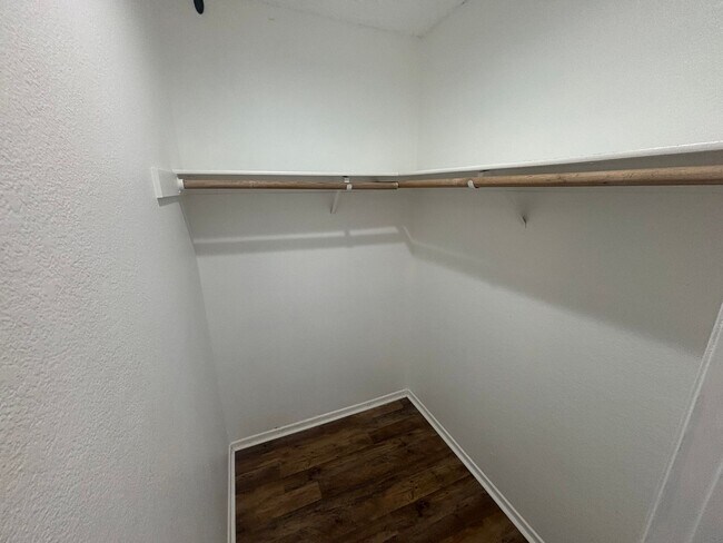 Building Photo - Beautiful 4 Bedroom Lancaster Home with Desirable Amenities!