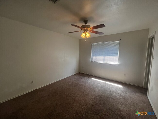Building Photo - 125 Cedargrove