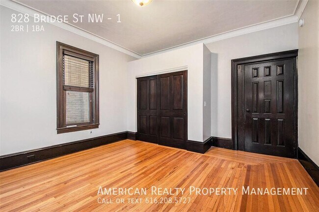 Building Photo - 828 Bridge St NW