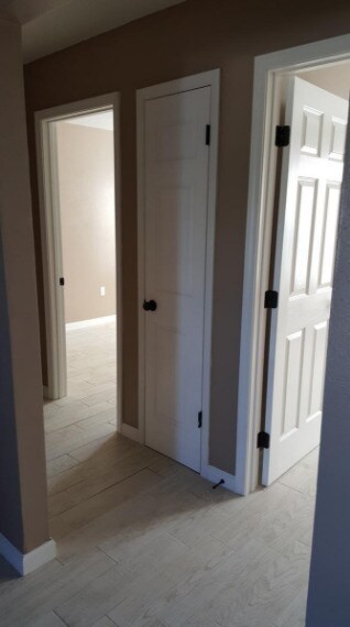 Building Photo - 943 Valley Rd