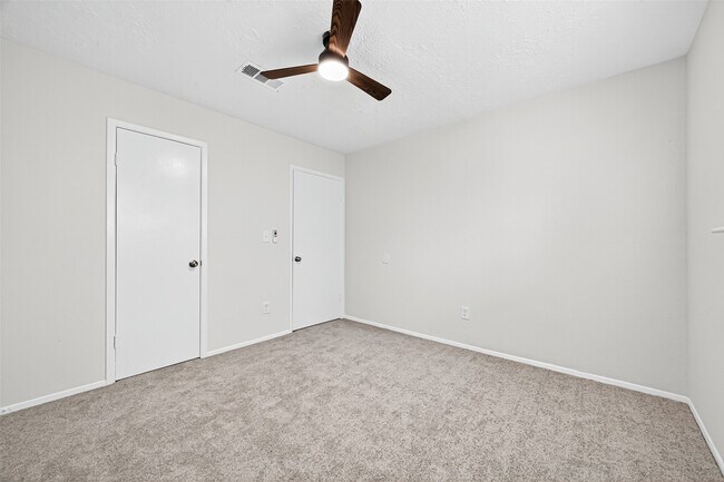 Building Photo - 10726 Buffalo Bend Dr