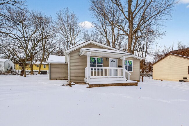 Building Photo - For Rent – 3 Bedroom Home | Section 8 Welcome