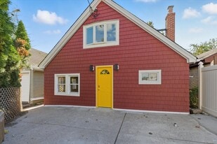 Building Photo - 132A Raymond St