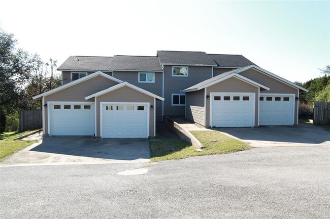 Building Photo - 3904 Hudson Bend Rd