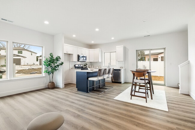 Building Photo - 1074 S Underwood Pl