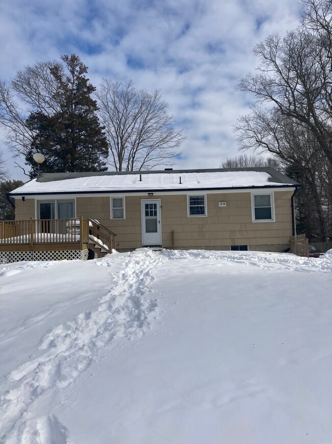 48 Vinegar Hill Rd 48 Vinegar Hill Rd Gales Ferry CT 06335