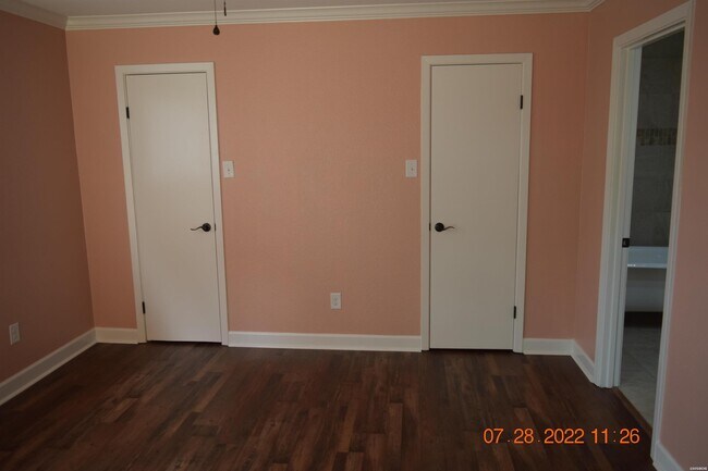 Building Photo - 1100 Woodlawn Ave
