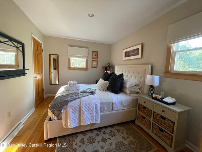 Building Photo - 37 Garage Place Rd